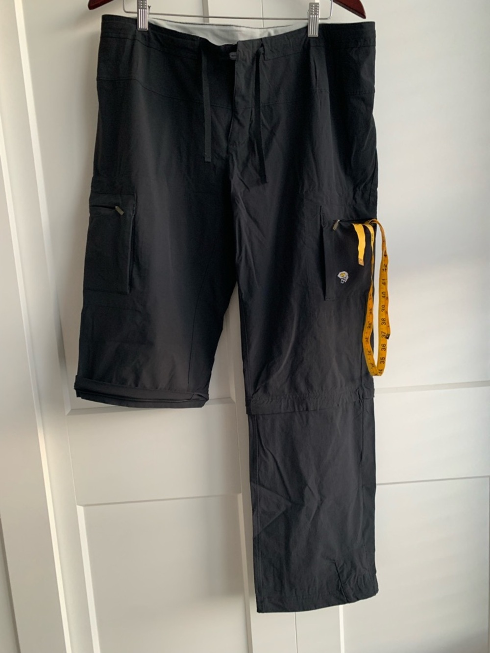 Mountain Hardwear Women's Yuma Convertible Cargo Pants black size 14 for hiking - Picture 4 of 15